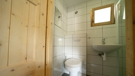 Badkamer - EuroParcs Resort de Utrechtse Heuvelrug Badkamer - EuroParcs Resort de Utrechtse Heuvelrug