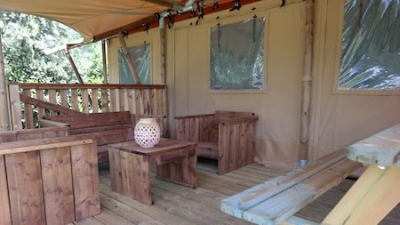 Terrasse - Vakantiepark de Kleine Belties