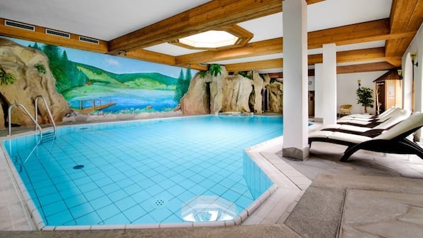 Schwimmbad - Holzschuhs Schwarzwaldhotel
