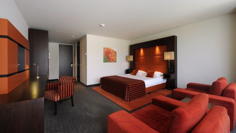 Comfortkamer met balkon - Van der Valk Hilversum - De Witte Bergen