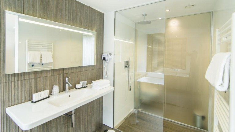 Badkamer - Van der Valk Hilversum - De Witte Bergen