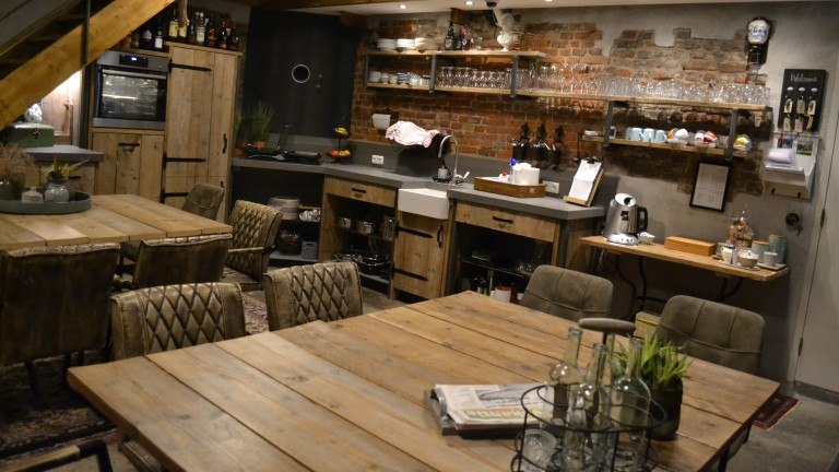 Ontbijtruimte - Bed and Breakfast Aan de Beek