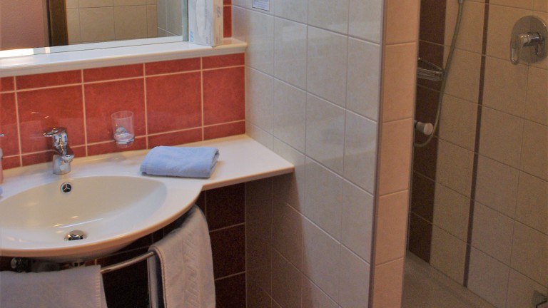 Badkamer - Die Lilie - Hotel Garni