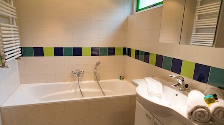 Badkamer - RCN Vakantiepark de Roggeberg Badkamer - RCN Vakantiepark de Roggeberg