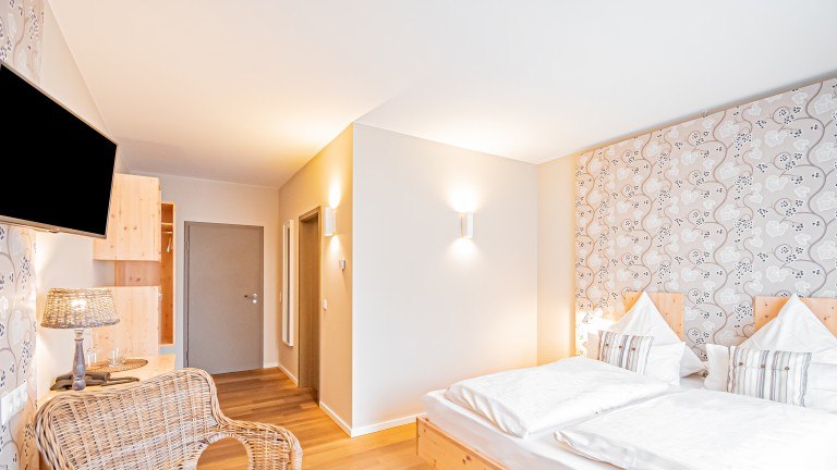 Komfortzimmer – Johannishof – Café – Gästehaus