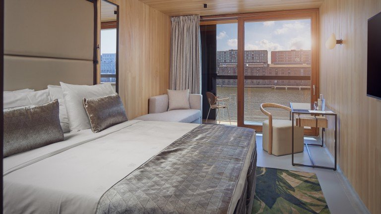 Superior kamer waterzijde met douche en balkon - Hotel Jakarta