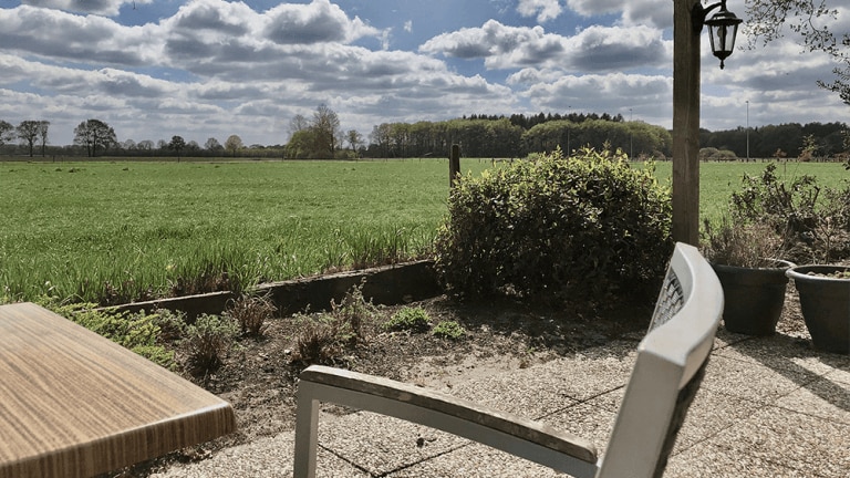 Landkamer met terras of balkon - Grenzeloos slapen-eten beleven