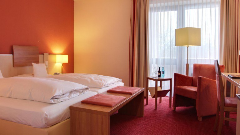 Standaardkamer met balkon - Hotel Am Kurpark Bad Hersfeld