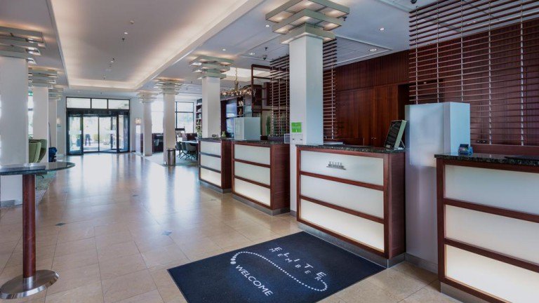 Receptie - Courtyard by Marriott Amsterdam Airport