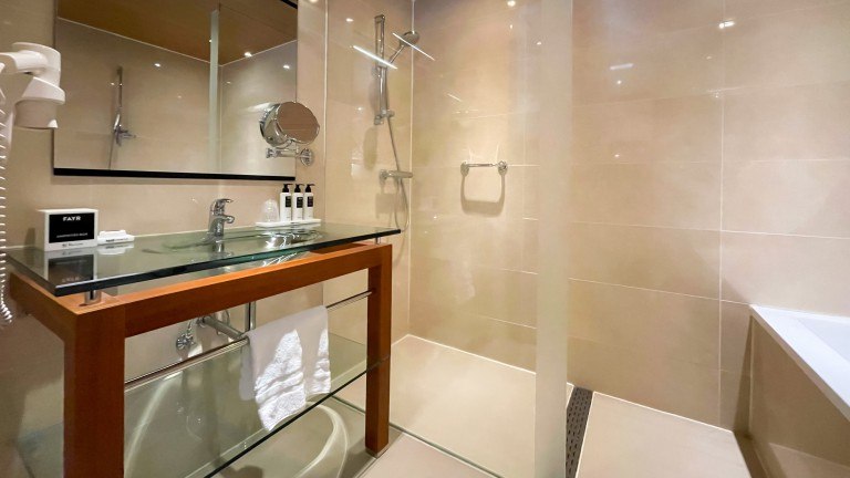 Comfort deluxe king kamer - WestCord WTC Hotel Leeuwarden