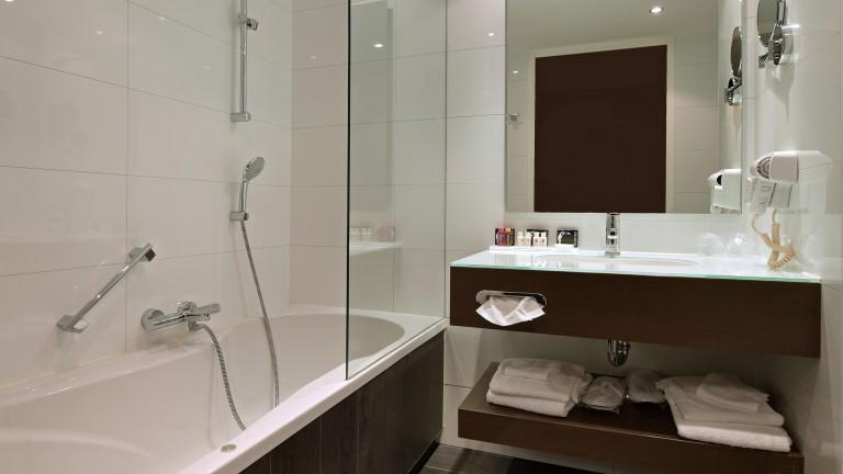 Luxe hotelkamer met bubbelbad - Van der Valk Hotel Amersfoort A1