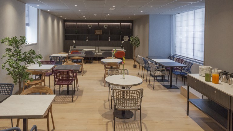 Ontbijtruimte - Ibis Styles Den Haag Scheveningen