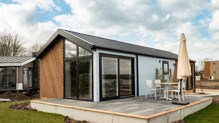 Buitenaanzicht- Vakantiepark Aan de Maas Buitenaanzicht- Vakantiepark Aan de Maas