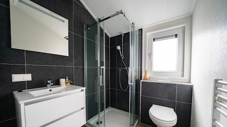 Badkamer - Vakantiepark Aan de Maas Badkamer - Vakantiepark Aan de Maas