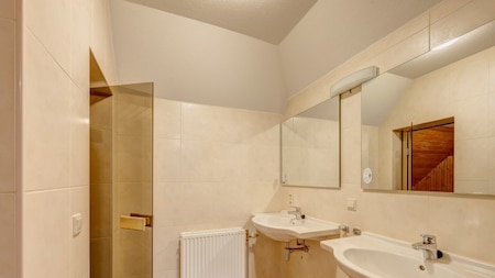 Badkamer - Roompot Ferienresort Cochem Badkamer - Roompot Ferienresort Cochem