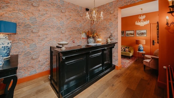 Rezeption - Boutique Hotel Zeeuws Meisje