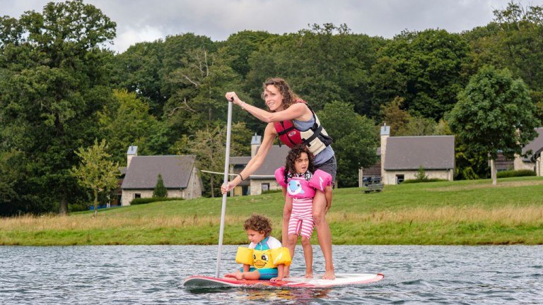 Stand up paddling - Landal Village L Eau d Heure