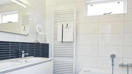 Badezimmer - Landal Villapark Livingstone