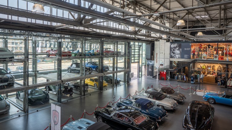Lobby - V8 Hotel Köln Motorworld