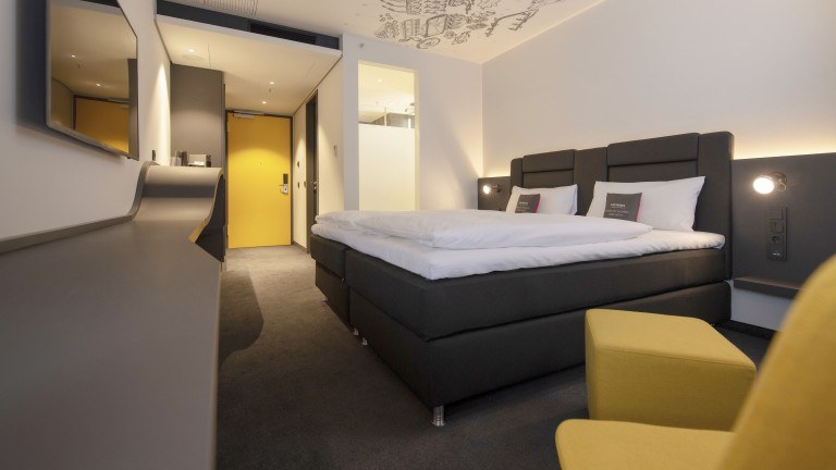Design Zimmer- V8 Hotel Köln Motorworld
