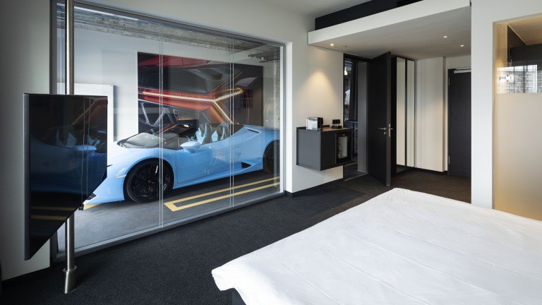 Auto-Suite – V8 Hotel Köln Motorworld