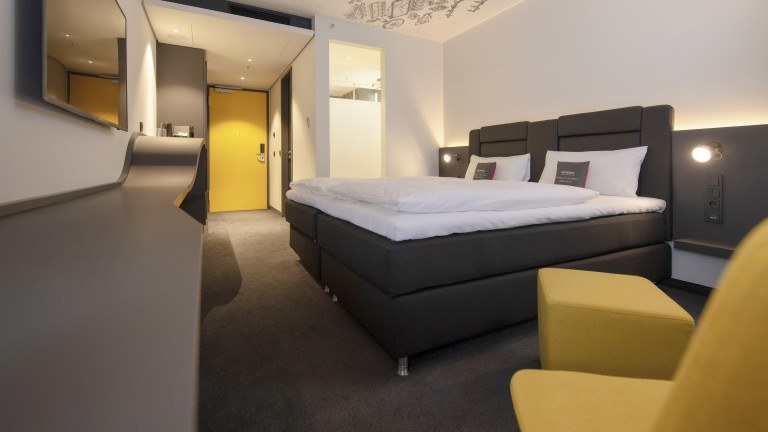 Design Zimmer – V8 Hotel Köln Motorworld