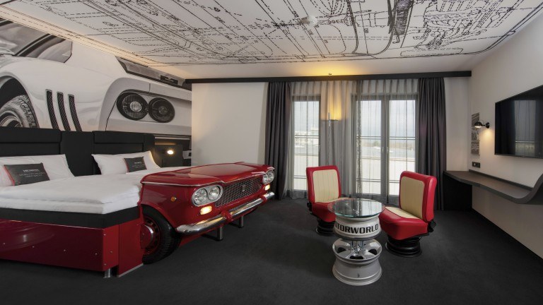 Thema Zimmer – V8 Hotel Köln Motorworld