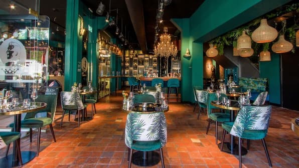 Restaurant - Ambassador City Centre Hotel Restaurant - Ambassador City Centre Hotel