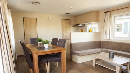 Woonkamer - Vakantiepark de Oude Molen Woonkamer - Vakantiepark de Oude Molen