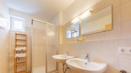 Badezimmer - Landal Bad Kleinkirchheim Badezimmer - Landal Bad Kleinkirchheim