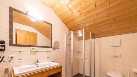 Badkamer - Landal Brandnertal Badkamer - Landal Brandnertal