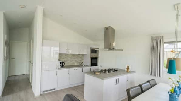 Pavilion Waterfront - EuroParcs Resort Markermeer Pavilion Waterfront - EuroParcs Resort Markermeer