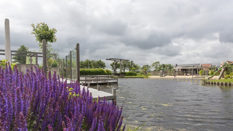 Schwimmteich - EuroParcs Resort die Rijp