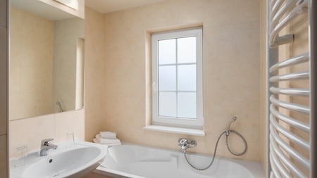 Badkamer - Roompot Ferienresort Cochem Badkamer - Roompot Ferienresort Cochem