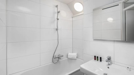 Badkamer - Roompot Buitenhof Domburg Badkamer - Roompot Buitenhof Domburg