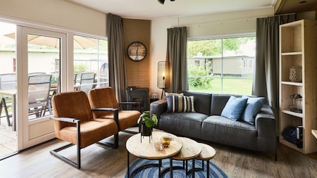 Woonkamer - RCN Vakantiepark Toppershoedje Woonkamer - RCN Vakantiepark Toppershoedje