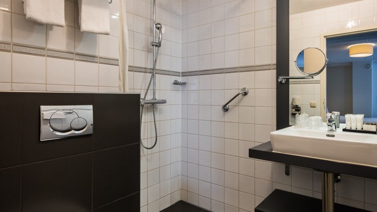 Badkamer - Prominent Inn Hotel Noordwijk