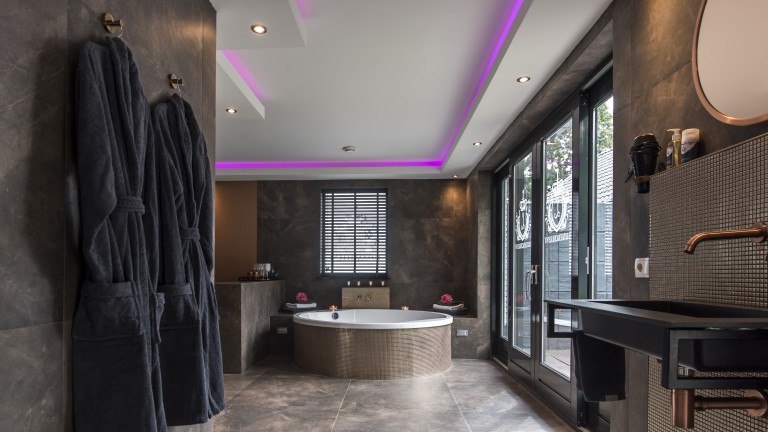 Love Suite - Luxexcellent