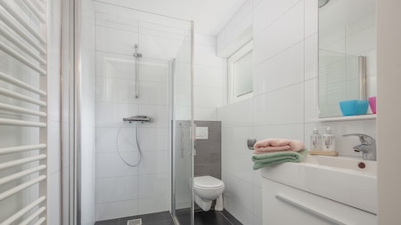 Badkamer - Roompot Resort Arcen Badkamer - Roompot Resort Arcen