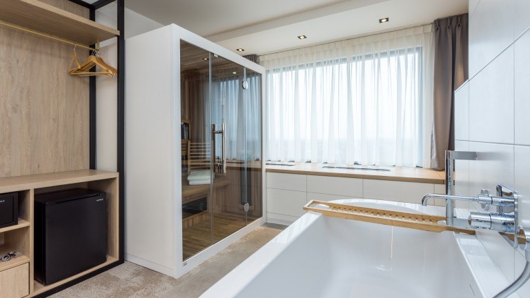 Wellness Suite Deluxe mit Bad – Hotel de Rousch