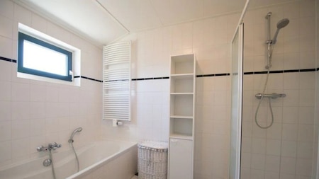 Badezimmer - Roompot Vakantiepark Boomhiemke