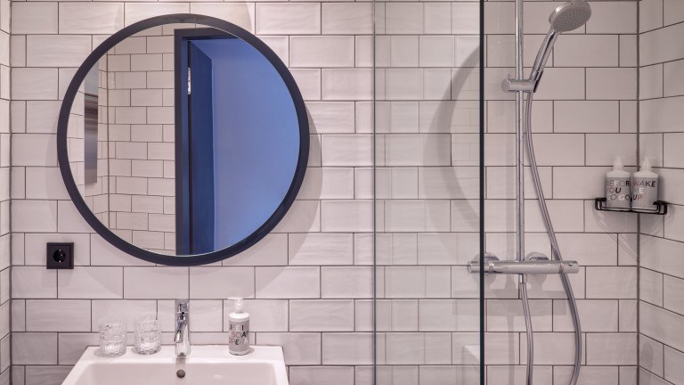 Badezimmer Urban Ausblick - URBAN LOFT Cologne