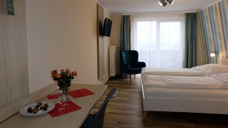 Standardzimmer Balkon - Hotel zum weissen Lamm