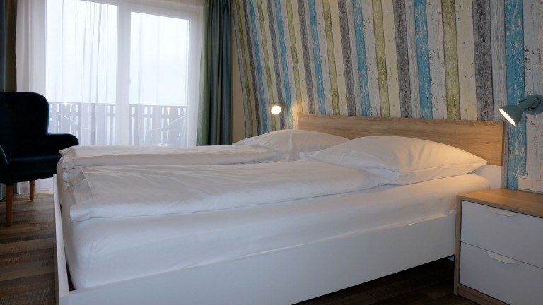 Standardzimmer Balkon - Hotel zum weissen Lamm