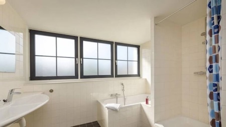 Badezimmer - Roompot Marinapark Volendam Badezimmer - Roompot Marinapark Volendam