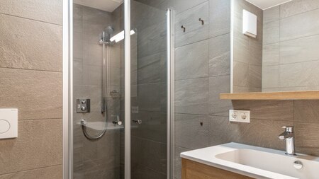 Badezimmer - UplandParcs Montafon Badezimmer - UplandParcs Montafon