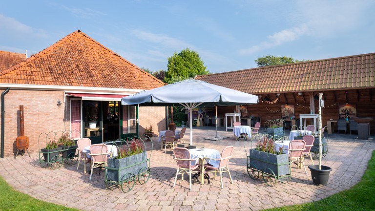Terras - Grenzeloos Slapen-Eten-Beleven