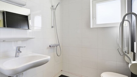 Badkamer - Landal Beach Resort Ooghduyne Badkamer - Landal Beach Resort Ooghduyne