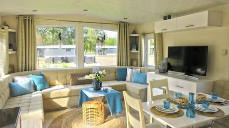 Wohnzimmer - EuroParcs Zilverstrand