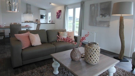 Wohnzimmer - EuroParcs Maasduinen